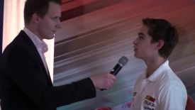 Jaimie van Sikkelerus tijdens persconferentie in Assen