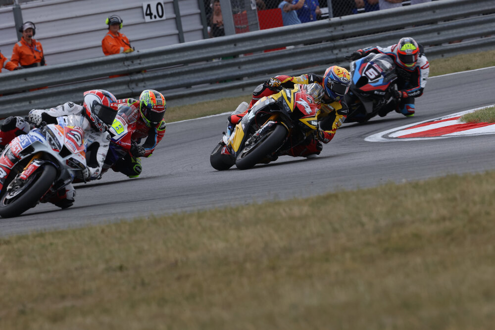 Jaimie van Sikkelerus blikt terug op leerzaam weekend in Brands Hatch