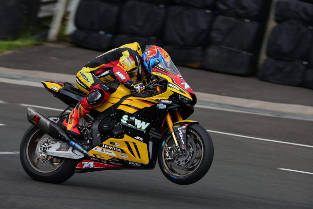 Round 04 British Superbikes

Knockhill

4-5-6 July 2025