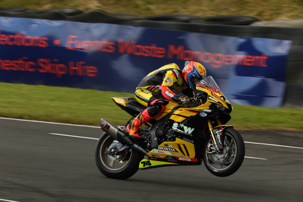 British Superbike Championship 2024

Round 04 Knockhill

14-15-16 June 2024