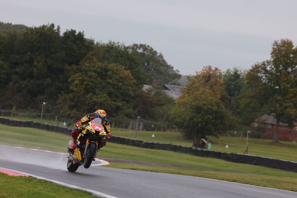R10-Oulton-Park-03-10-25-BSB-211